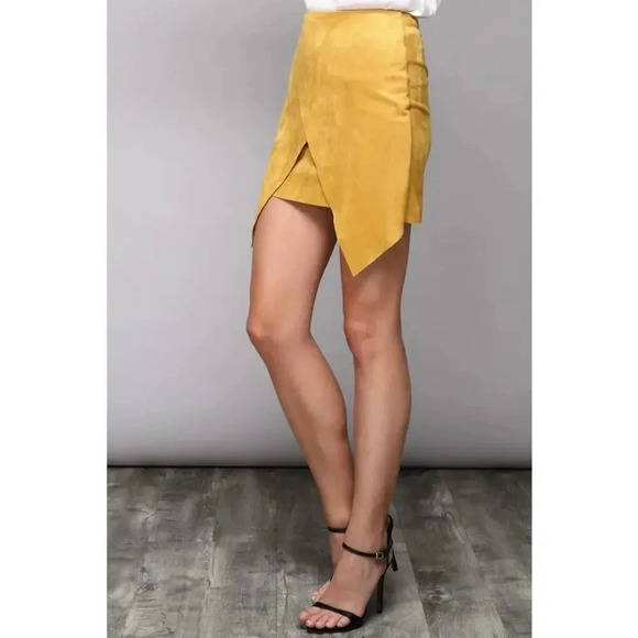 Do + Be Suede Wrap Mini Skirt Gold Size M - Picture 2 of 9